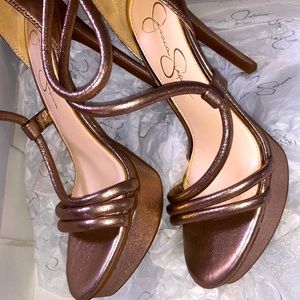 Jessica Simpson// Caella in metallic